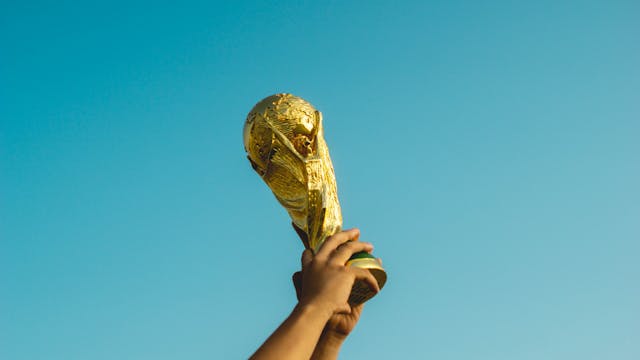 /i-built-a-world-cup-2018-slack-bot-in-24h-8518907a0ab0 feature image