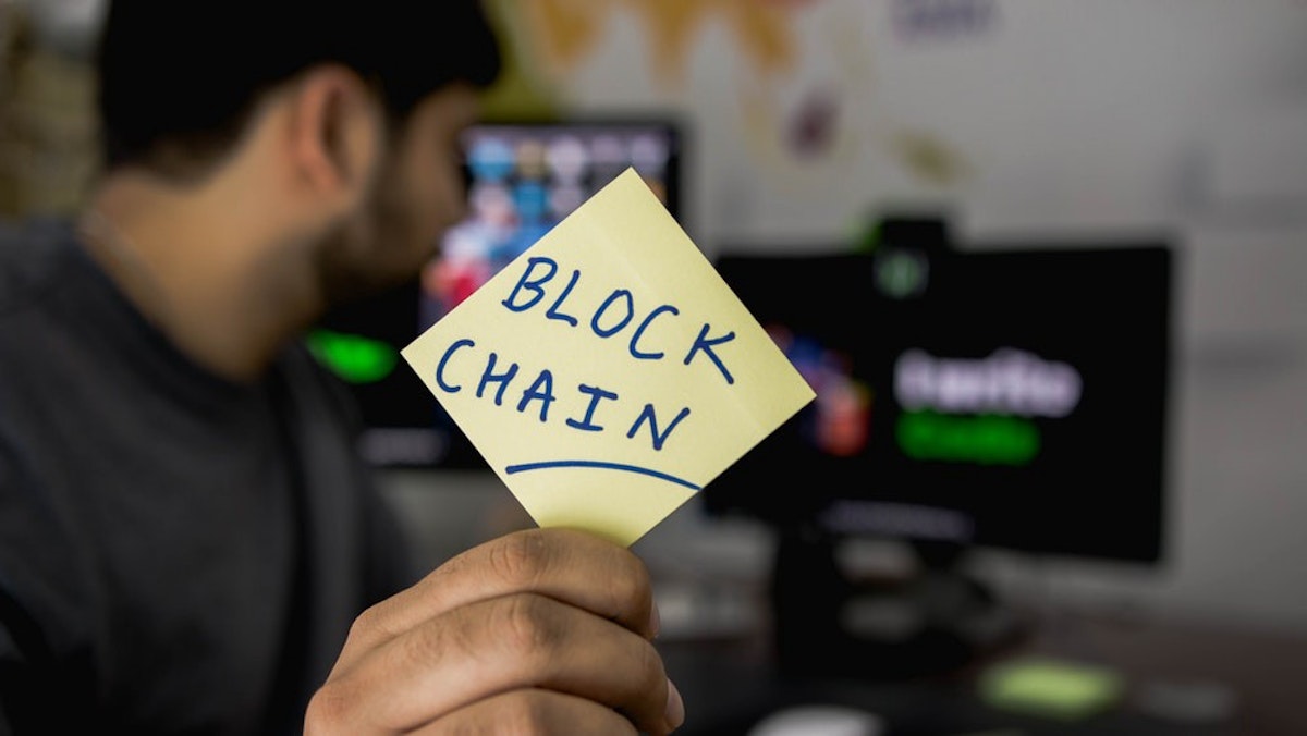 featured image - The Many Uses of Blockchain Technologies in Business