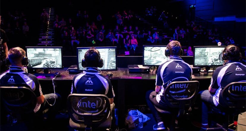 /esports-blockchain-and-betting-a-new-paradigm-c933255678fc feature image