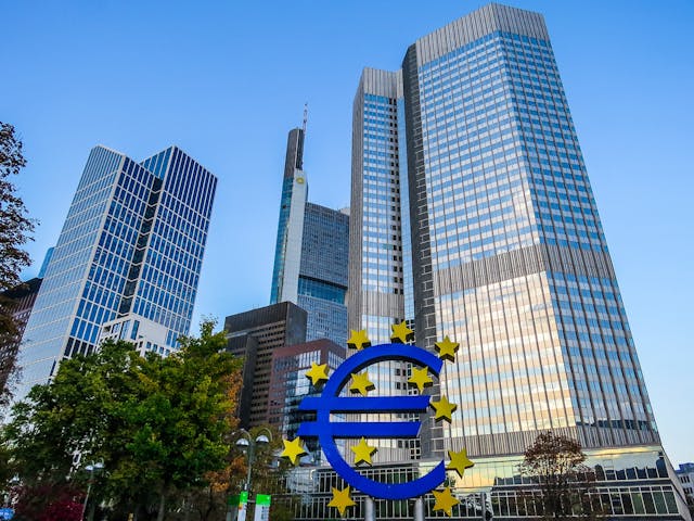 /the-good-the-bad-the-ugly-five-european-banking-experiences-3f28ea361afa feature image