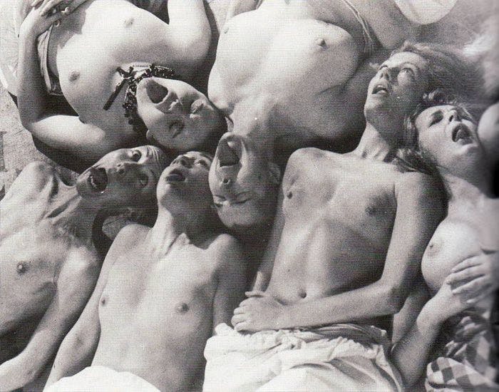 /the-javascript-phenomenon-is-a-mass-psychosis-57adebb09359 feature image