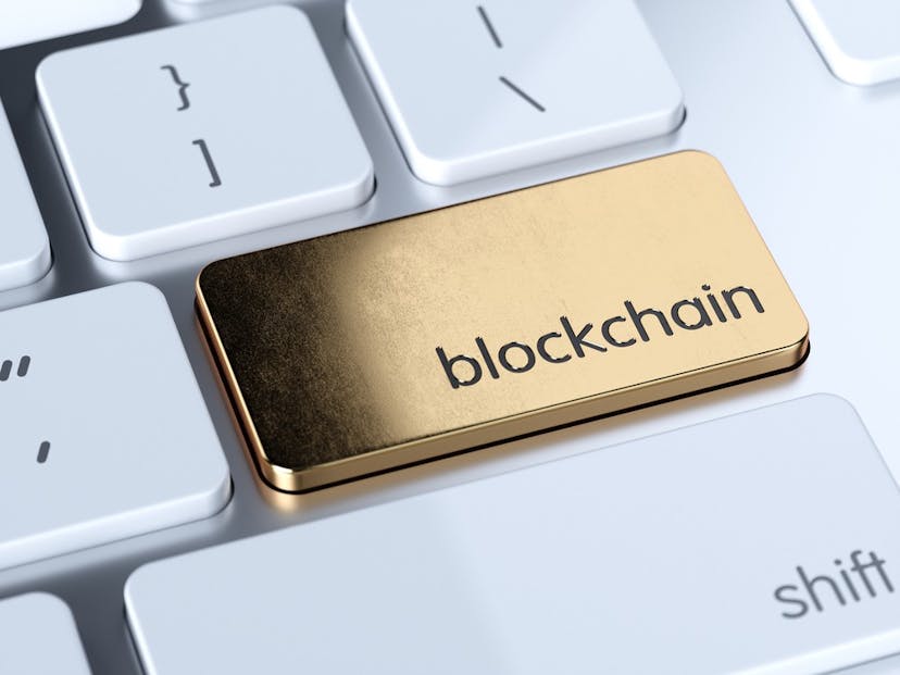/how-to-penetrate-into-the-blockchain-space-as-a-developer-without-having-a-concrete-project-16f7a753082 feature image