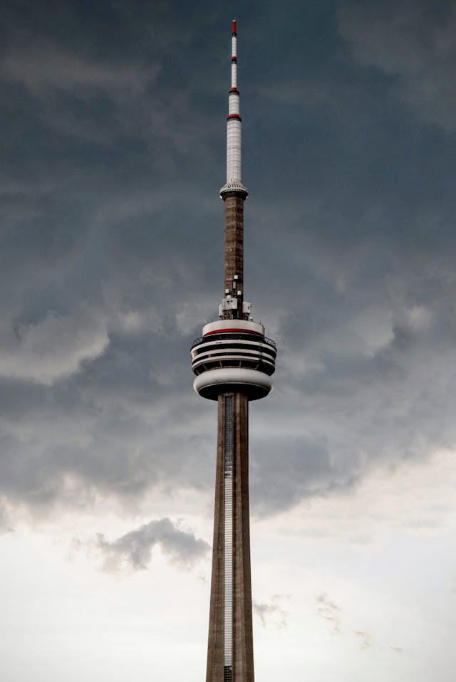 /amazon-hq2-the-dark-horse-theory-17222243c199 feature image