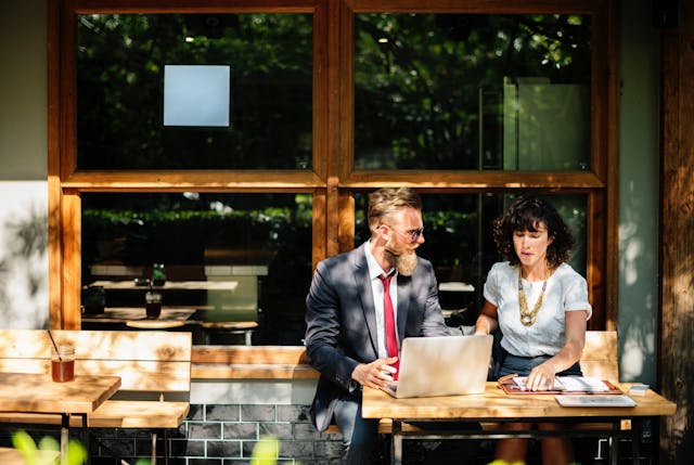 /5-tips-for-a-great-first-meeting-with-an-investor-3e523c23a95e feature image