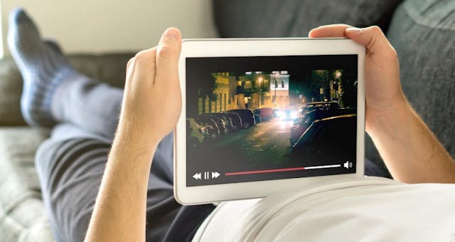 /can-you-build-your-own-movie-streaming-website-like-netflix-and-hulu-with-zero-coding-b787ee7dc35e feature image