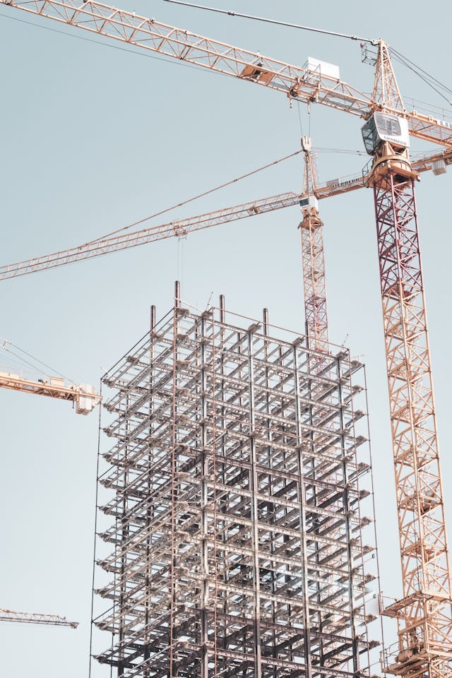 /builders-gonna-build-508dec106422 feature image