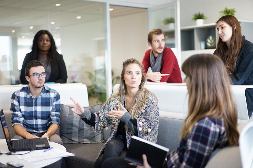 /10-tips-that-will-help-you-craft-a-better-startup-pitch-c29859bc2e60 feature image
