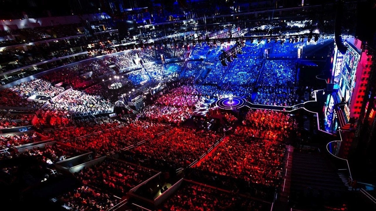 featured image - Why Invest in Esports? Common Questions about Esports: Answered