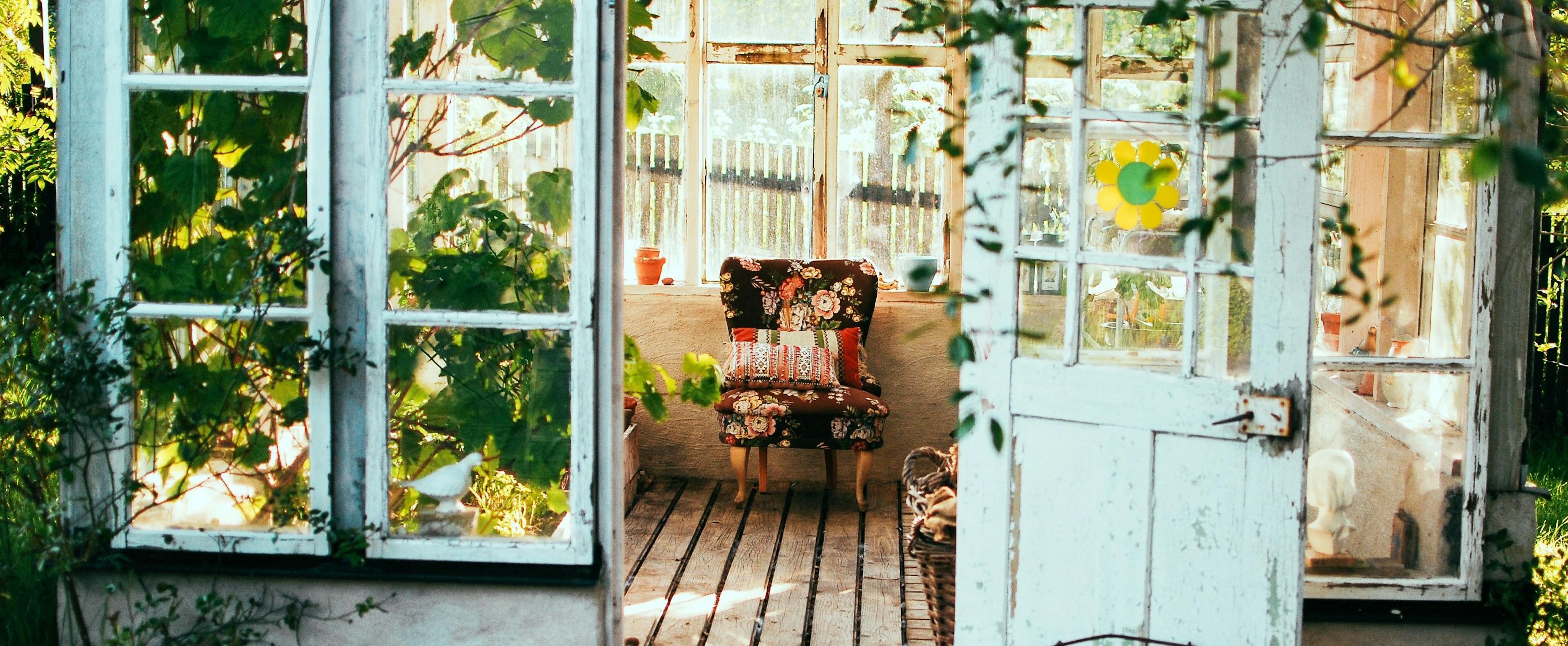 /squeezing-performance-from-sqlite-insertions-with-room-d769512f8330 feature image