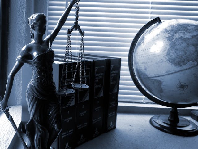 /2018-the-year-of-regulations-for-crypto-currencies-22730462789e feature image