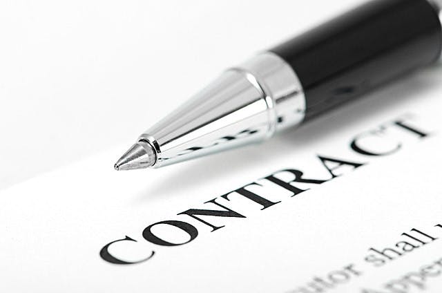 /blockchain-smart-contracts-avoid-the-pitfalls-6acc4104d739 feature image