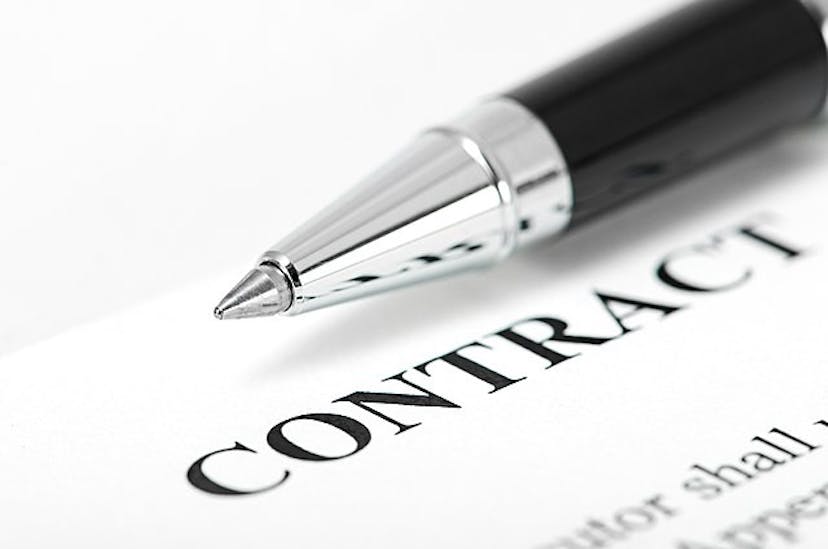 /blockchain-smart-contracts-avoid-the-pitfalls-6acc4104d739 feature image