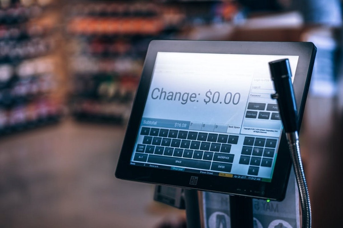 featured image - 5 Ways ‘Point of Sale’ Technology Can Quickly Improve Customer Experience