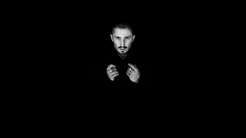/a-magician-never-reveals-his-secret-unless-its-for-hacker-noon-7f3c29158c18 feature image