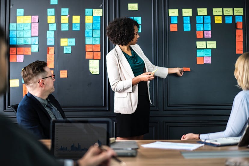 /saas-customer-retention-best-practices-to-maximize-renewals-29397a19f739 feature image
