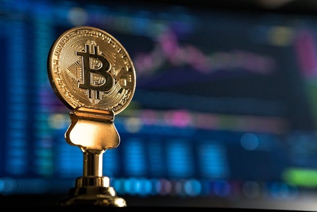 /how-crypto-could-disrupt-insurance-7abc2e243168 feature image