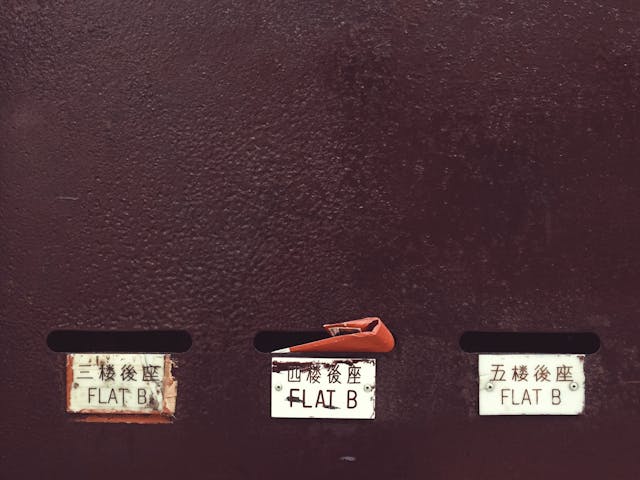 /how-to-override-and-customize-devise-mailers-with-rails-bada2cf5a1e1 feature image