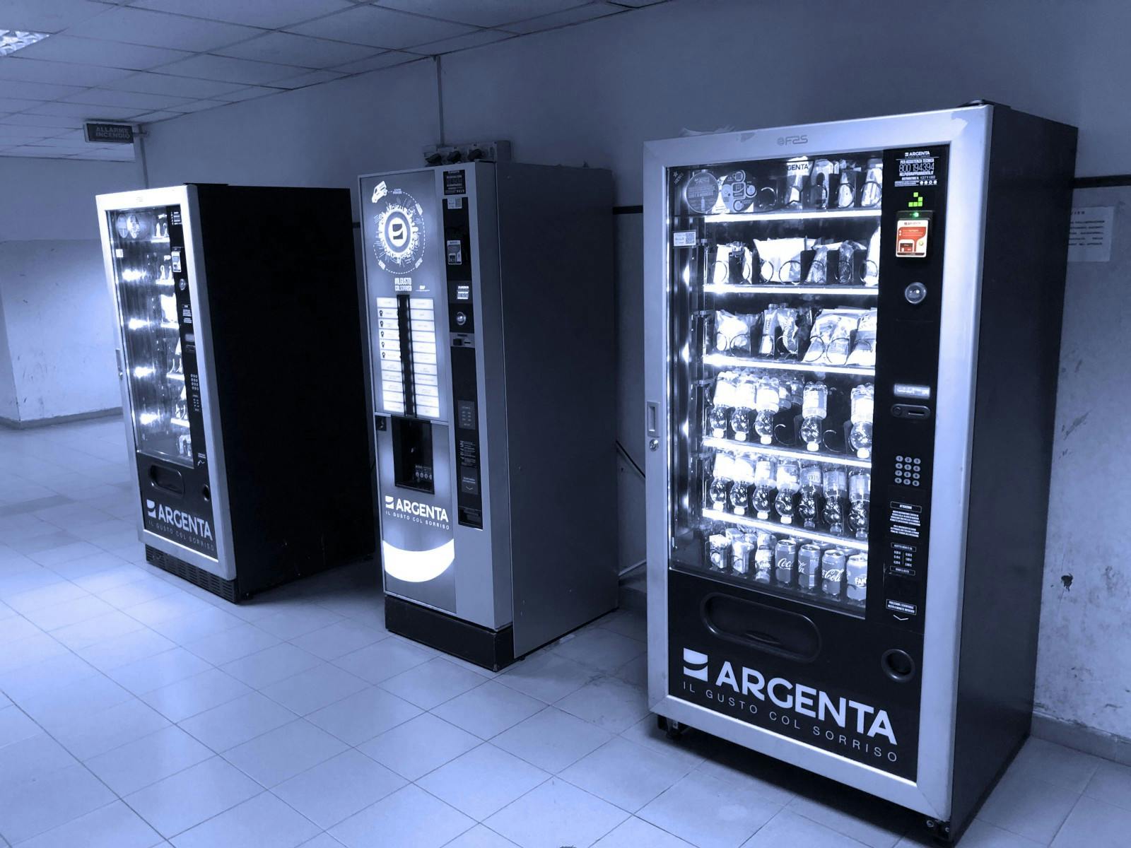 featured image - How I hacked modern Vending Machines