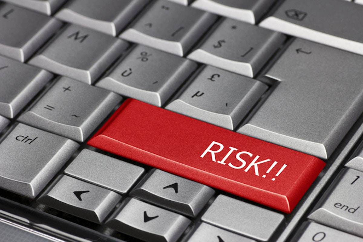 featured image - 6 Measures to Eliminate Business Risks