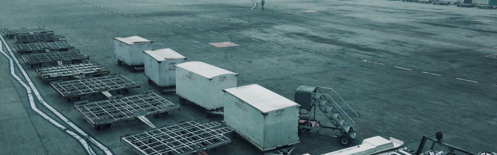 /inspecting-docker-images-without-pulling-them-4de53d34a604 feature image