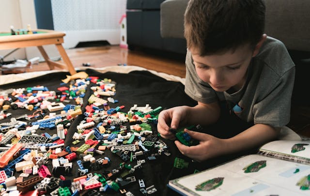 /explaining-git-and-github-to-an-eight-year-old-f5fa823fa791 feature image