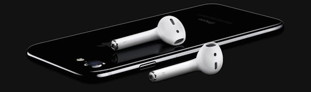 /review-airpods-c89e2a8aa949 feature image