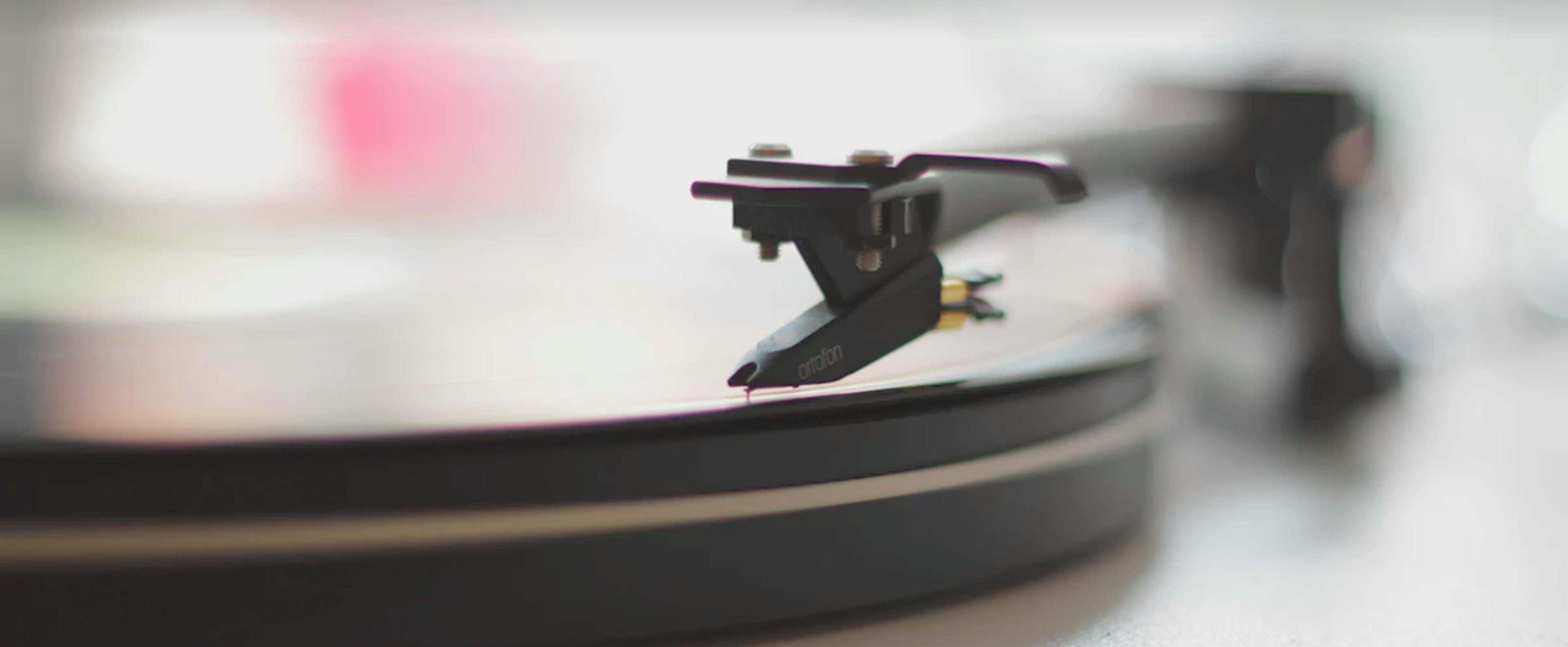 /if-you-have-a-great-business-idea-dont-talk-to-a-vc-509cfbe99ca3 feature image