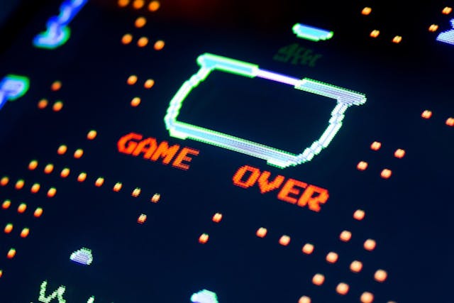 /8-signs-that-you-should-kill-your-game-within-the-first-week-of-launch-9f288878fc7a feature image