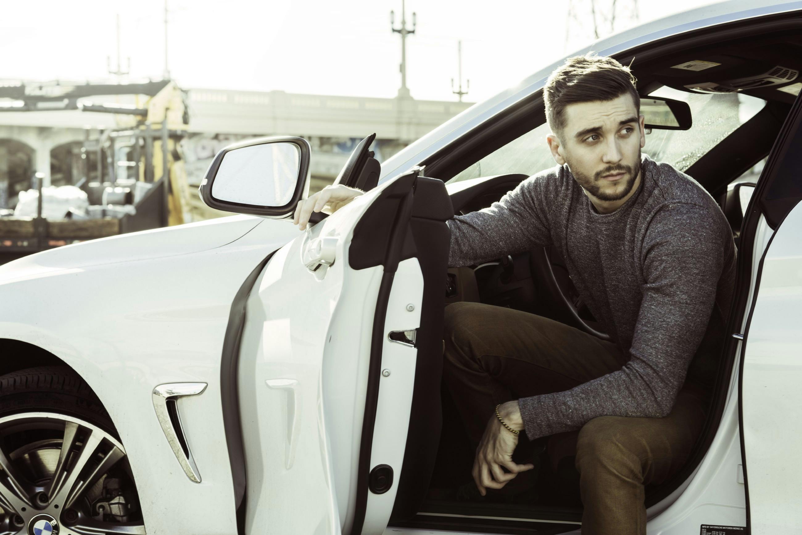 /the-1-dangerous-habit-that-keeps-most-people-from-ever-becoming-truly-wealthy-953ed6801a20 feature image