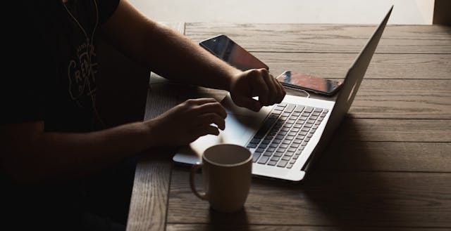 /5-key-learnings-after-8-years-of-ios-development-7190d8a01d09 feature image