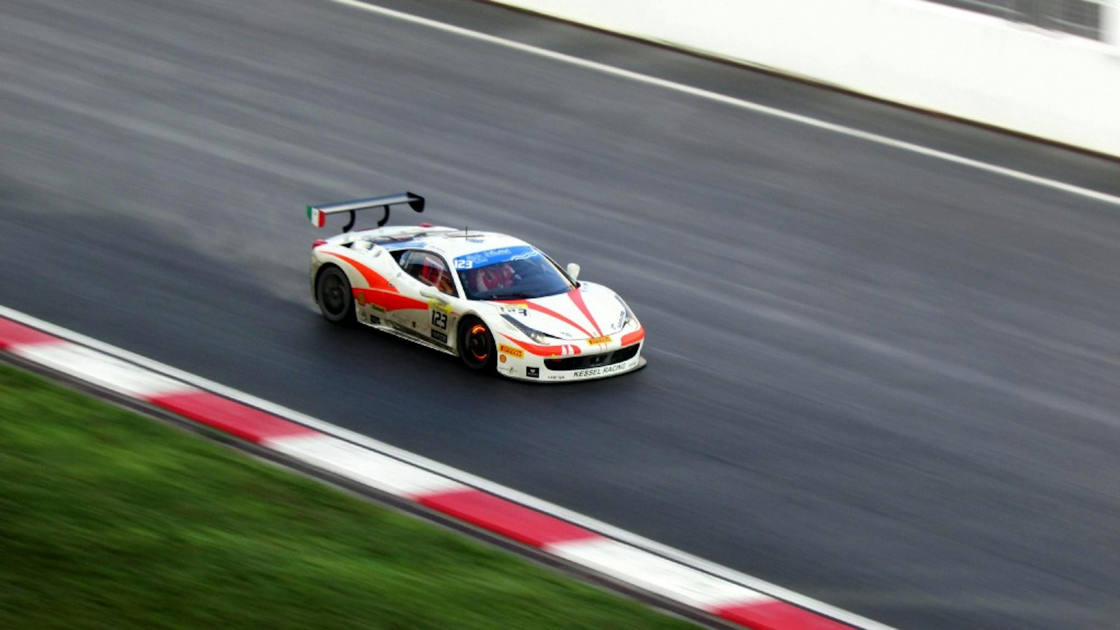 /lets-learn-how-to-code-using-kotlin-part-004-1e0b4b010e6f feature image