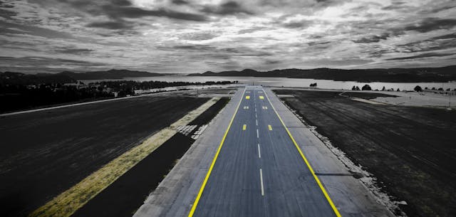 /how-much-runway-should-you-build-during-a-fundraise-f0558556bb4c feature image