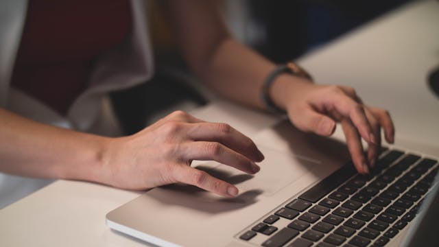 /9-tips-to-write-a-business-proposal-like-a-pro-c1df9ab56bdf feature image