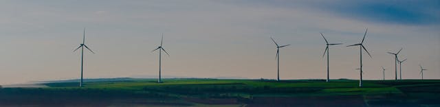/blockchain-and-energy-market-2aa6add6e86e feature image