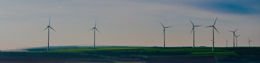 /blockchain-and-energy-market-2aa6add6e86e feature image