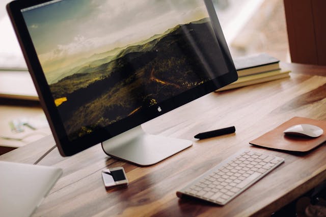 /is-apple-planning-to-release-a-lower-cost-mac-2bd08e12ac1f feature image
