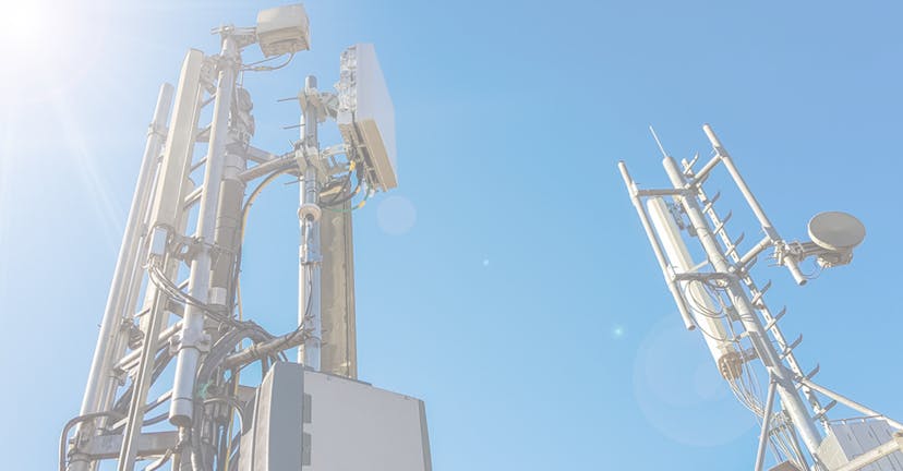 /5g-networks-can-change-the-way-we-live-for-better-or-worse-ed2b3fc6b0e6 feature image