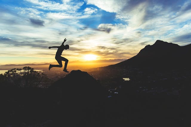 /how-to-bridge-the-chasm-between-product-sales-marketing-e7b1ef81bb97 feature image