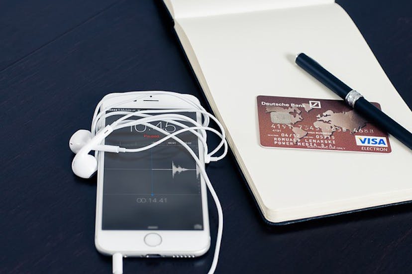 /10-hacks-for-successful-dropshipping-business-ef4fad4b8750 feature image