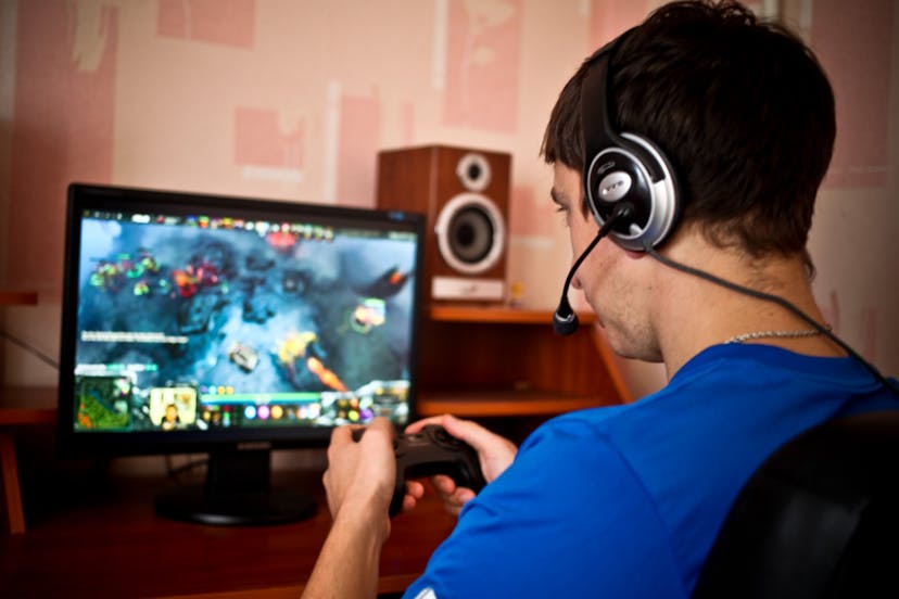/blockchain-a-game-changer-for-game-developers-e023d4543901 feature image