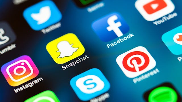 /8-social-media-rules-for-corporate-communicators-bfcb2d6ce147 feature image