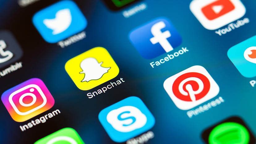 /8-social-media-rules-for-corporate-communicators-bfcb2d6ce147 feature image
