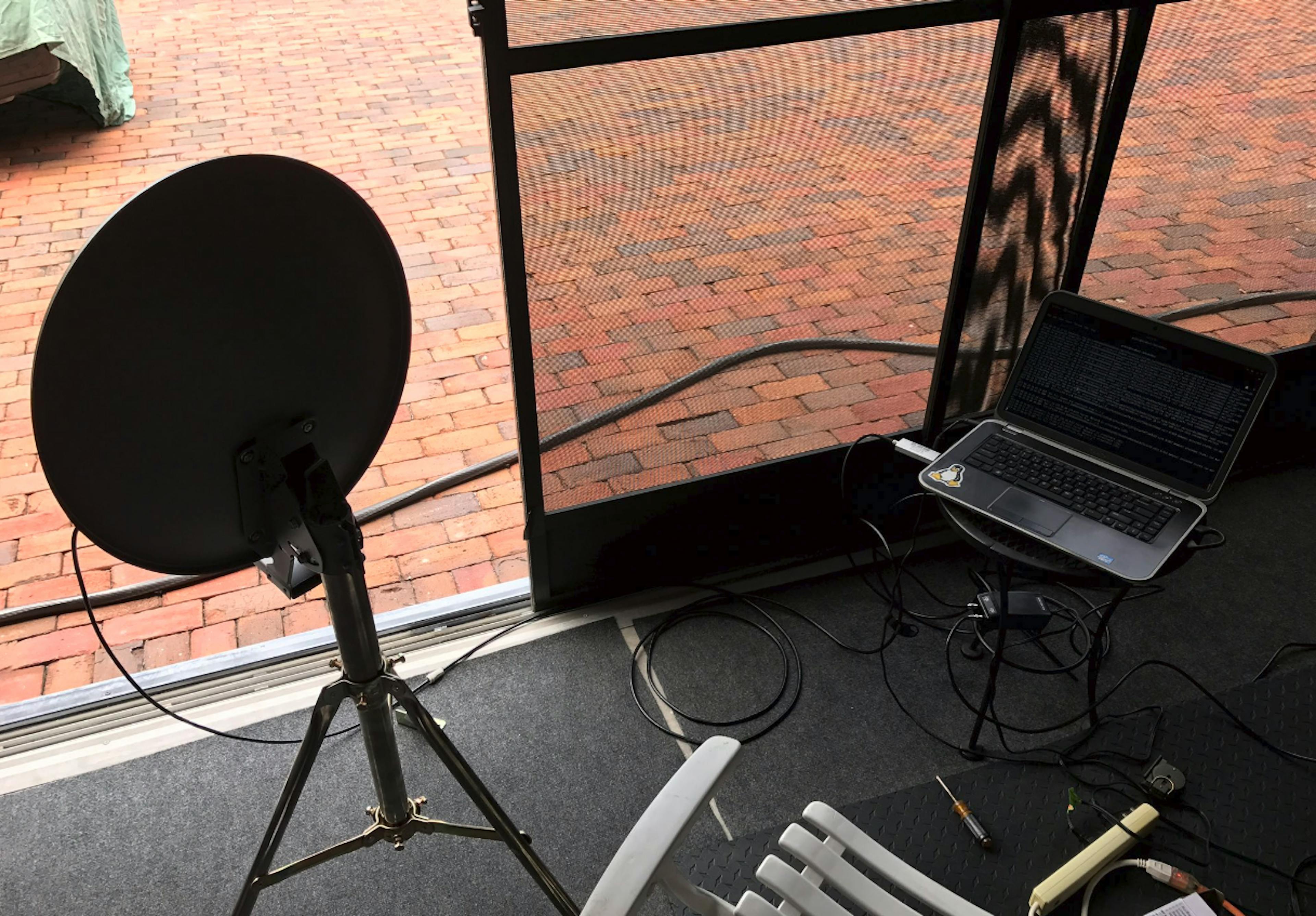 /building-your-own-bitcoin-satellite-node-6061d3c93e7 feature image