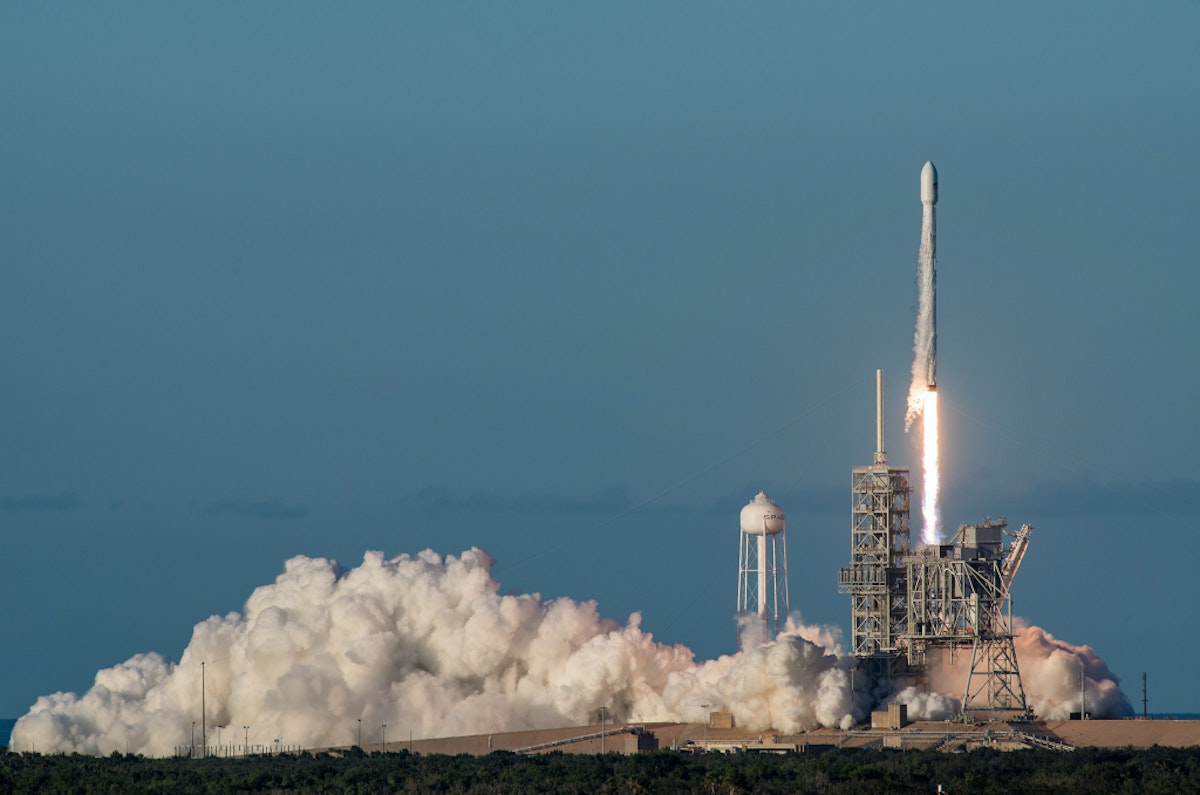 featured image - Will SpaceX become the world’s biggest telecoms provider? Probably.