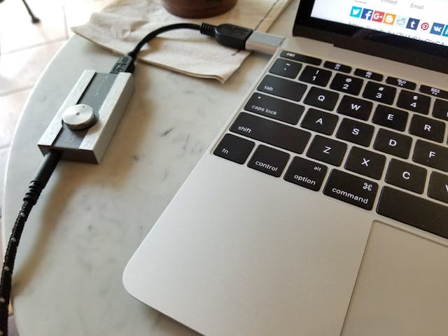 /my-portable-computing-setup-is-strangely-monochrome-c25f42d32ecb feature image