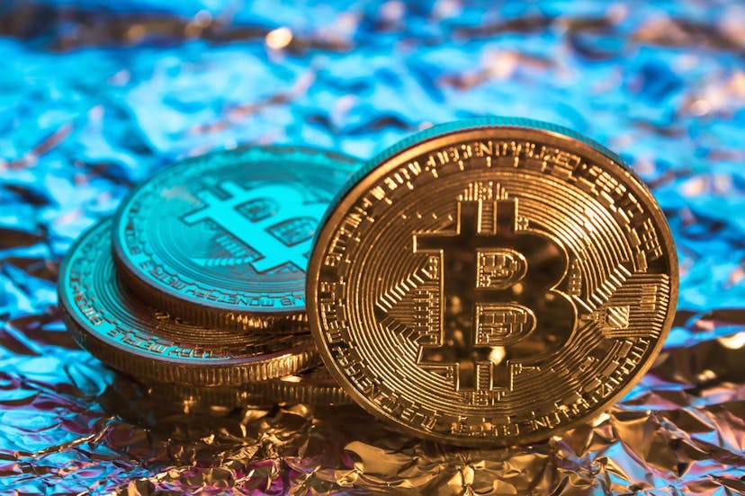 /how-to-invest-in-cryptocurrency-according-to-experts-and-19-year-old-bitcoin-millionaire-9849b38927ac feature image