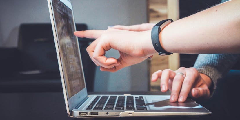 /how-to-set-up-your-local-projects-to-contribute-to-laravel-or-any-php-library-a-practical-guide-7f2ca9910eef feature image