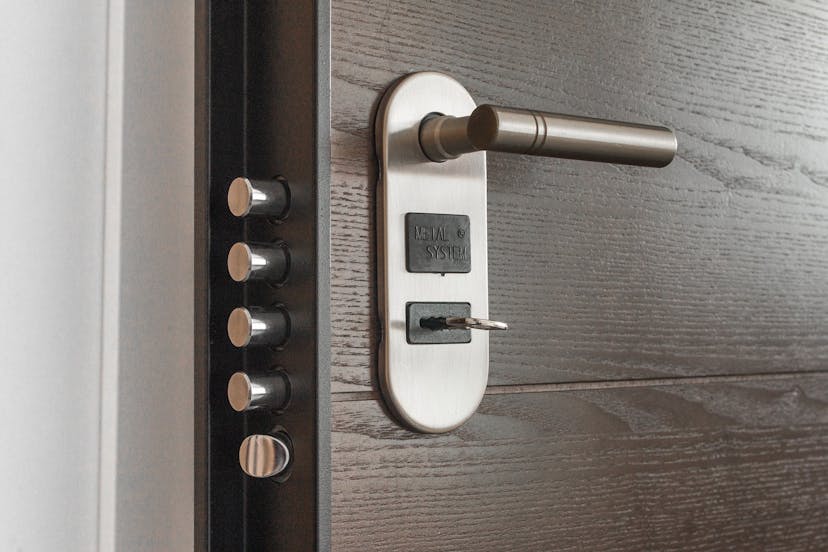 /use-a-yubikey-as-a-mfa-device-to-replace-google-authenticator-b4f4c0215f2 feature image