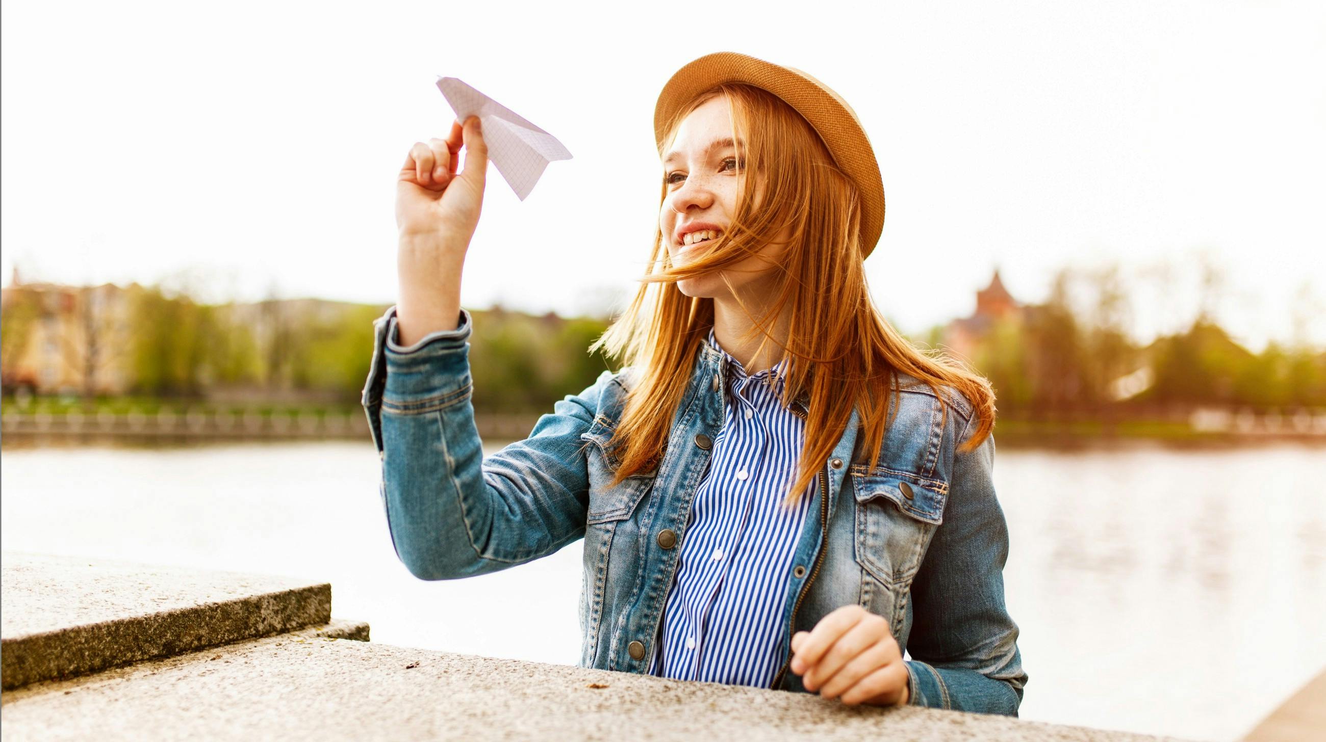 featured image - A crash course on Serverless with AWS — Triggering Lambda with SNS Messaging