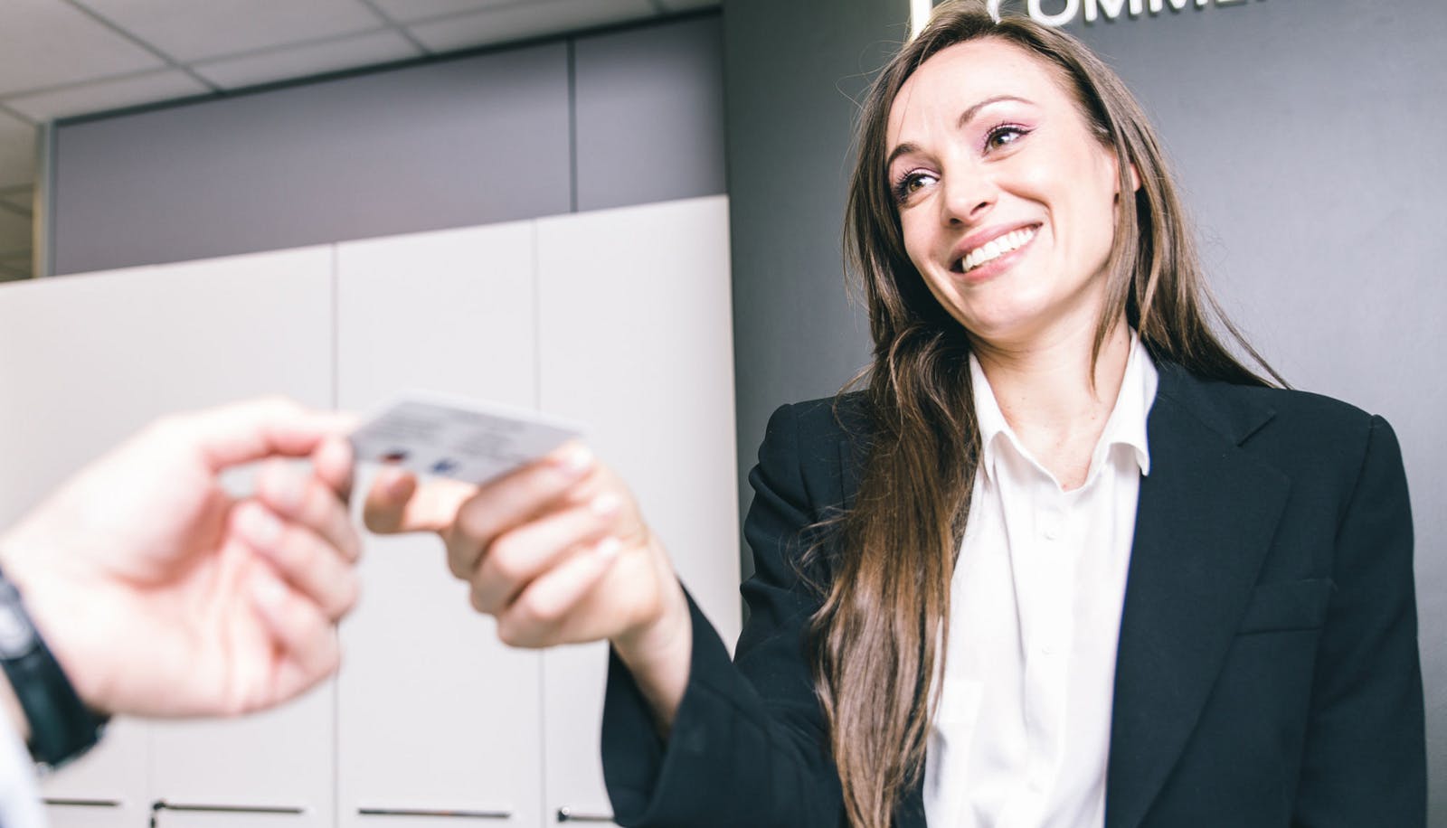 /a-detailed-analysis-of-h-1b-visa-lawyers-25f400b3ac70 feature image